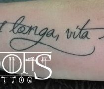 Frase tatuada