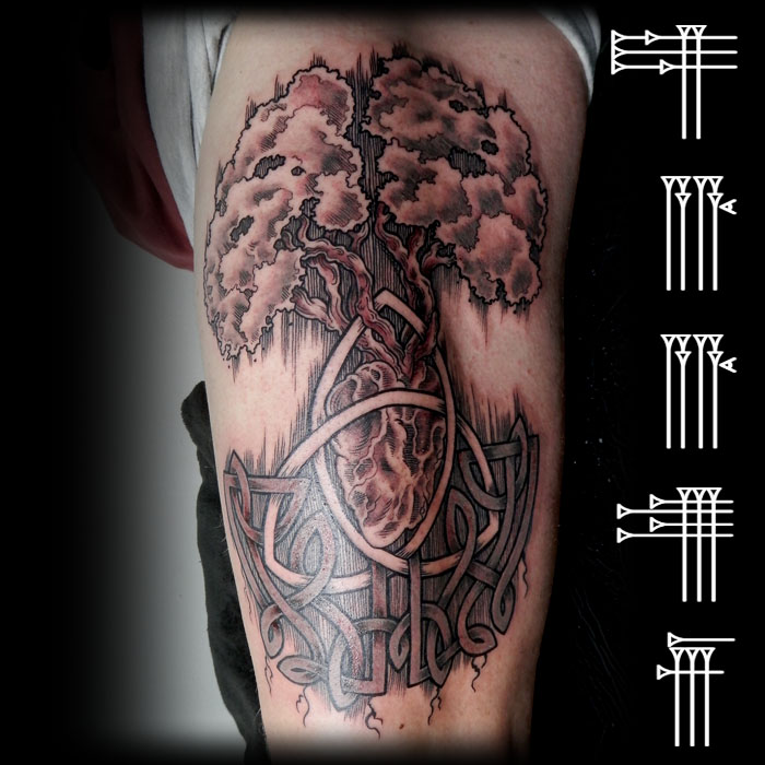 Tatuaje árbol con corazón y céltico – ROOTS TATTOO GRANADA